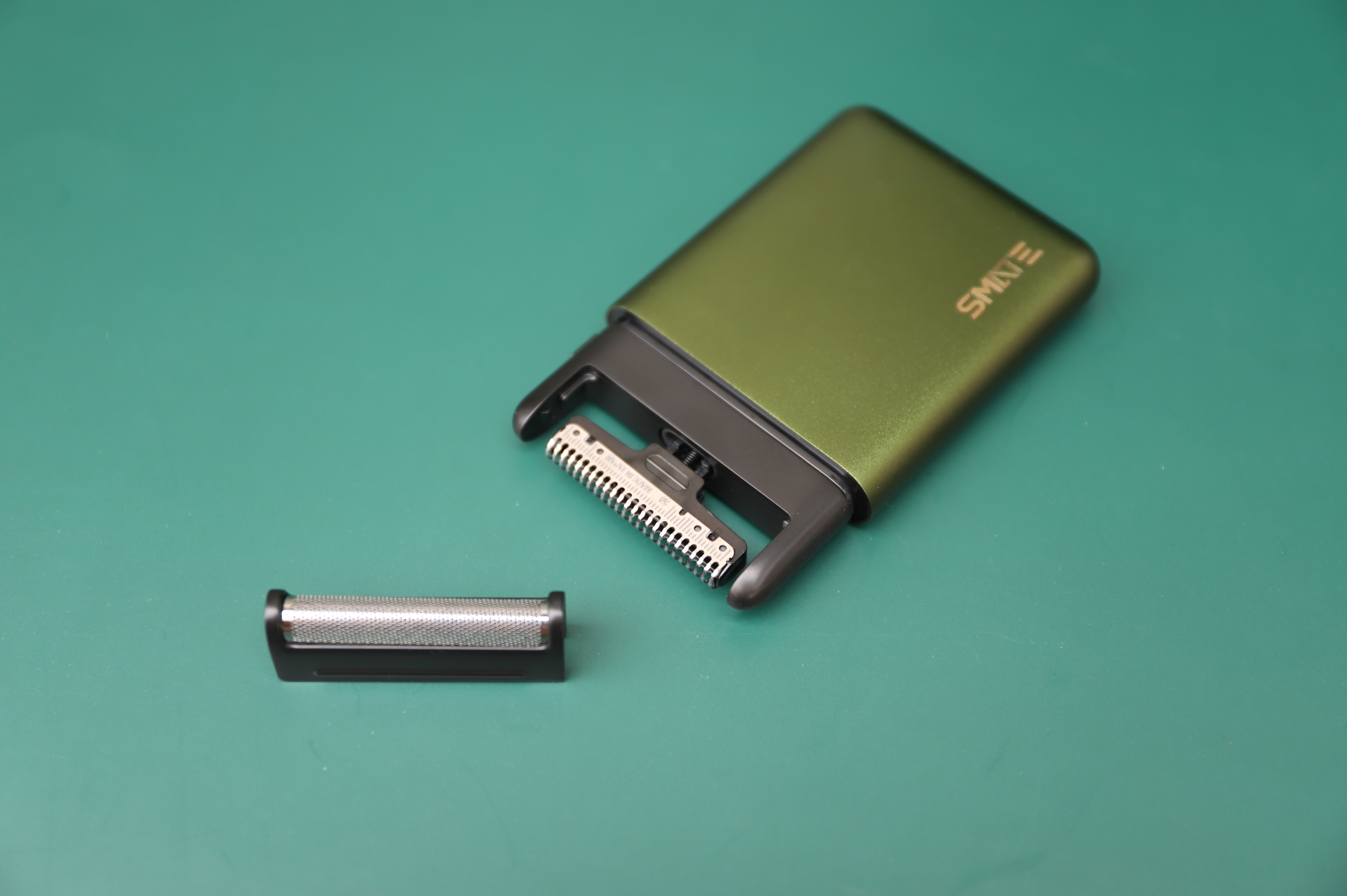 小米须眉便携式剃须刀,剃须刀小米须眉