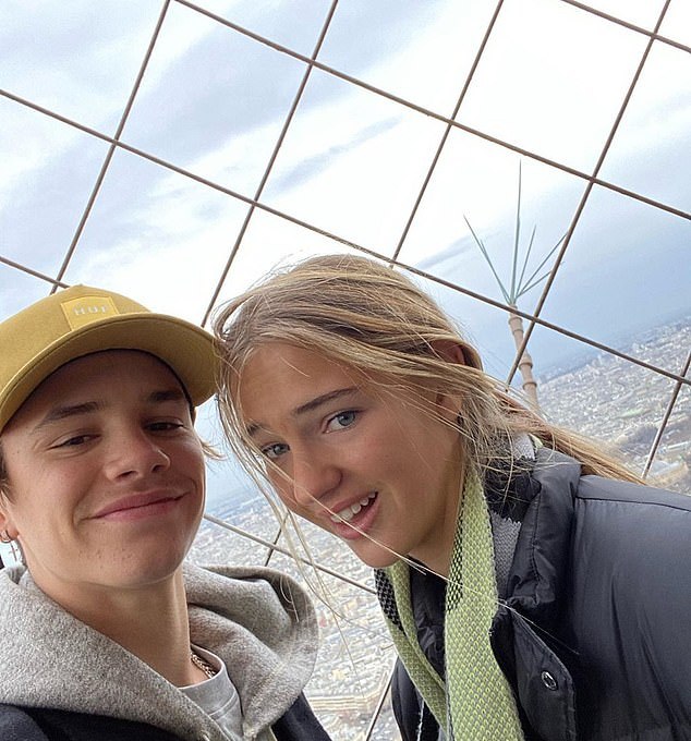 小贝17岁二儿子和女友撒狗粮!超模脸媲美贝嫂,小贝儿子都早恋?