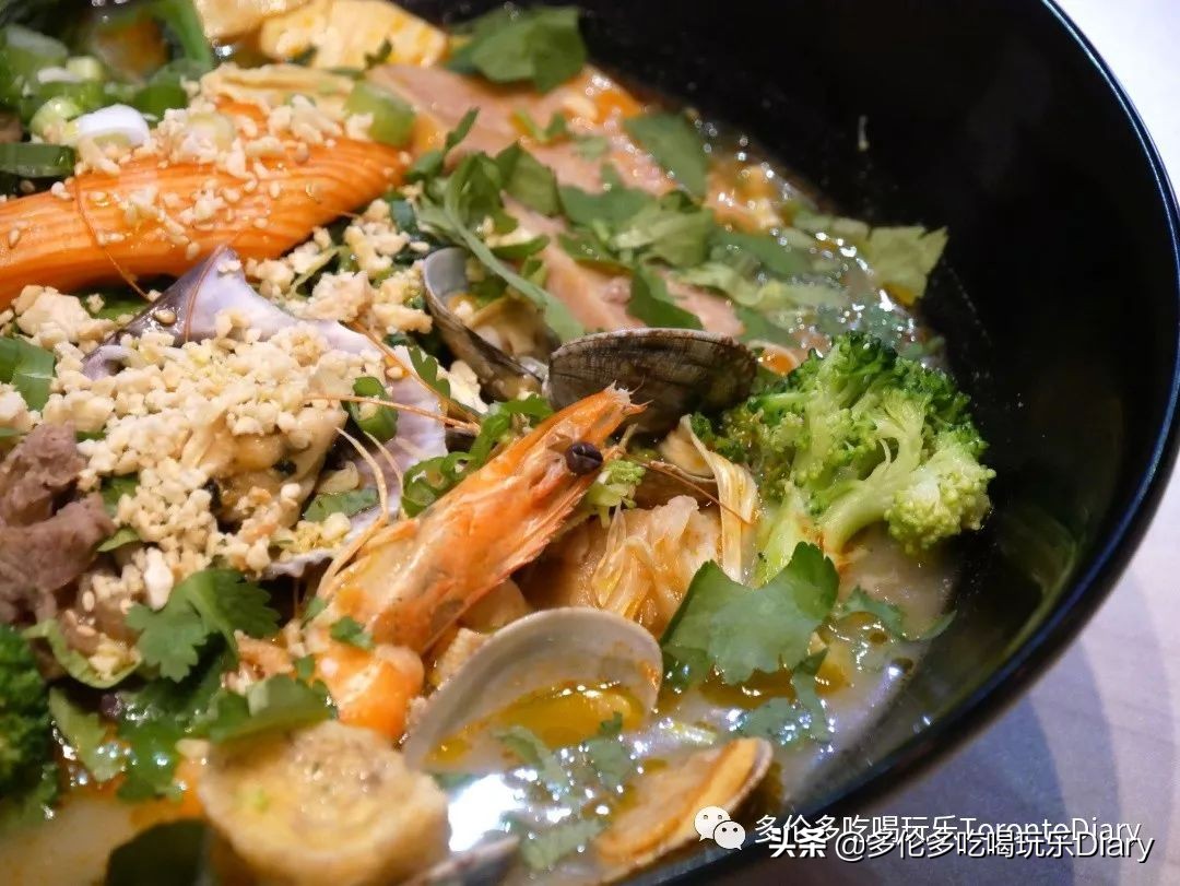 S潮牌在多伦多开了麻辣烫?!开业不到一个月,货柜空了…