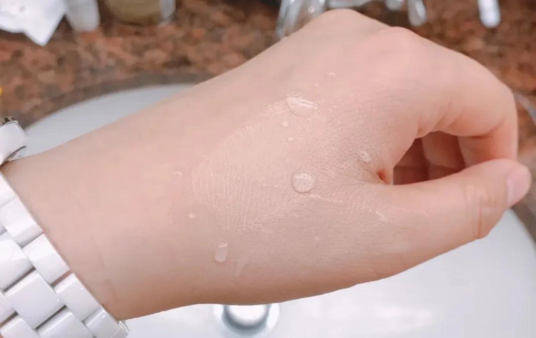 夏天脱妆怎么补妆,夏天脱妆这9款帮你打造持久妆容