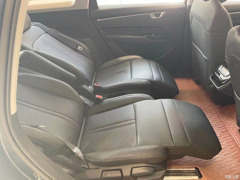 五菱凯捷真实用车感受,花十几万买台五菱凯捷到底值不值