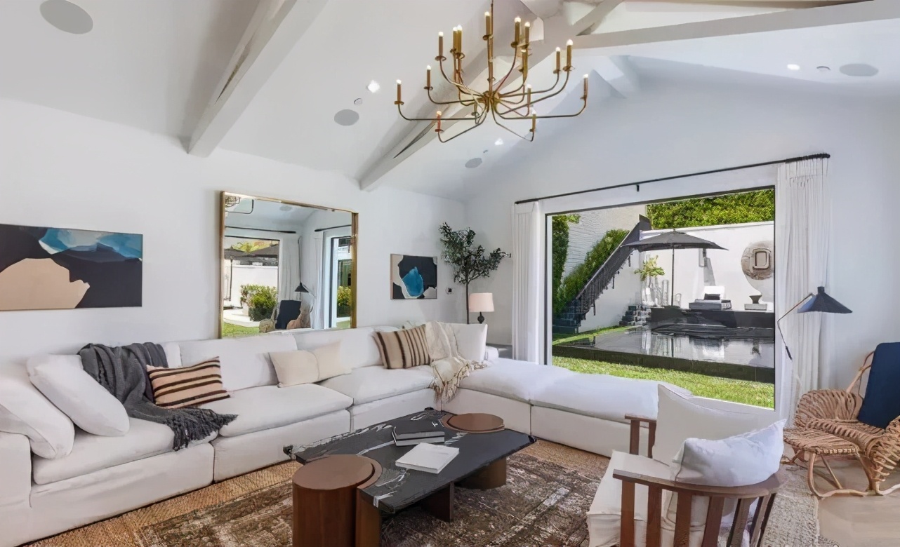 蕾哈娜与rocky还在交往吗,蕾哈娜17亿美元财产