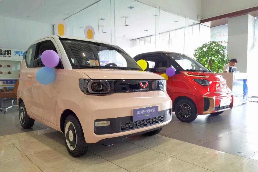 五菱宏光minievgameboy版,五菱宏光minievgameboy版实车