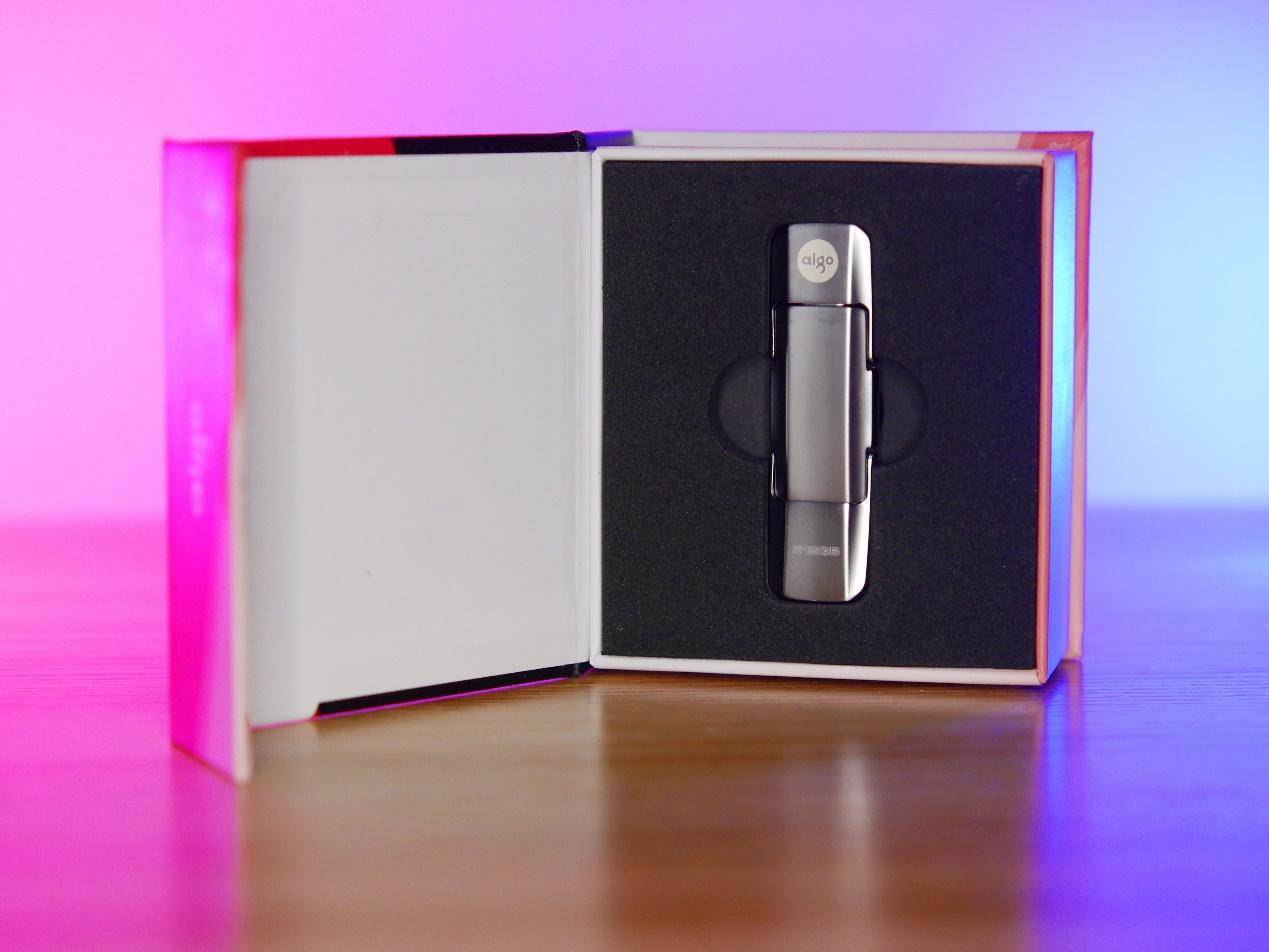 打破手机与电脑存储屏障？520MB/s的传输速度办公娱乐两相宜