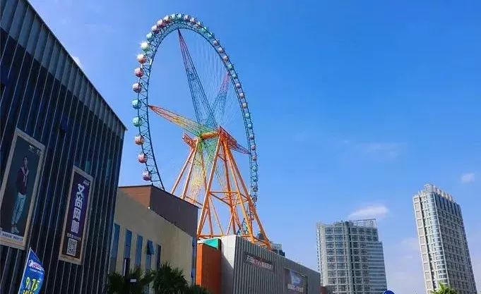 厦门市世茂海峡,世茂海峡广场