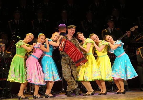 感恩节送什么礼物给小朋友好呢,感恩节送什么礼物给妈妈简单好看