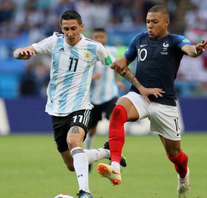 足球十大速度最快球员,历史足球速度最快的球员排名