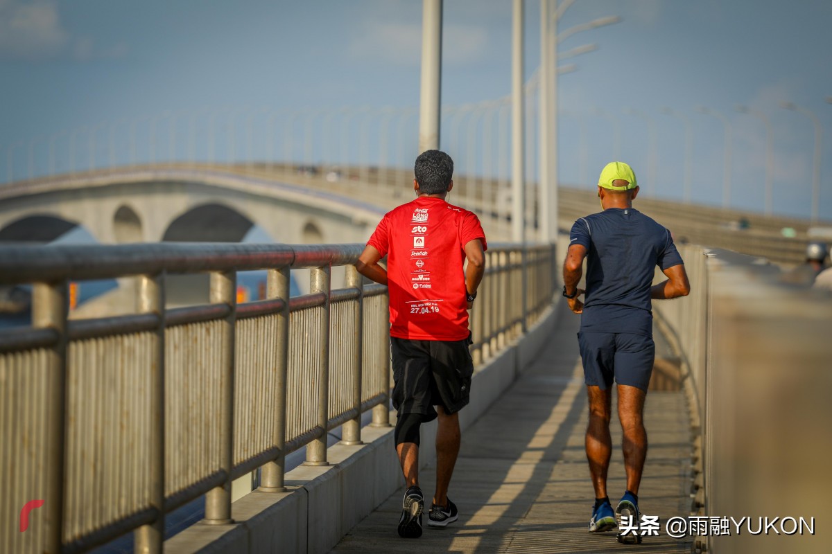 通向台湾的跨海大桥由谁出资,建造大连跨海大桥是政府出资吗