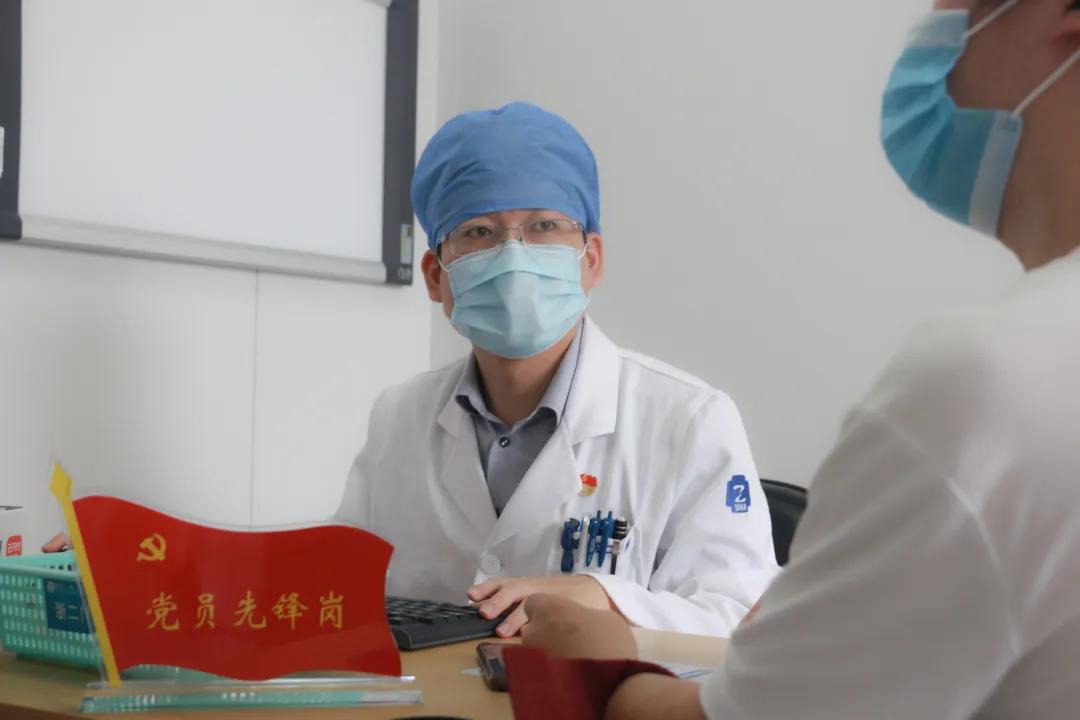 头晕是耳朵里石头移位在作怪吗,头晕脑胀整天昏昏沉沉耳朵嗡嗡的