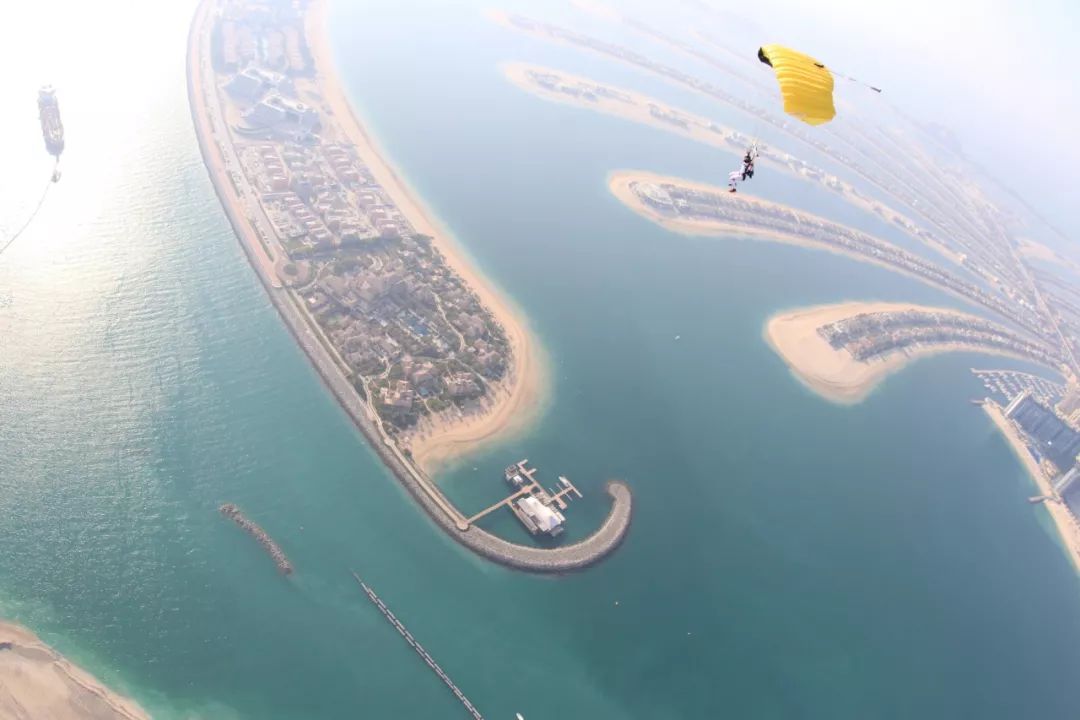 靠捡垃圾成为千亿富豪,靠捡垃圾成为千亿富翁合集