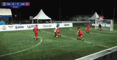 梅西开场81秒破门致敬国足,盲人国足的超强任意球