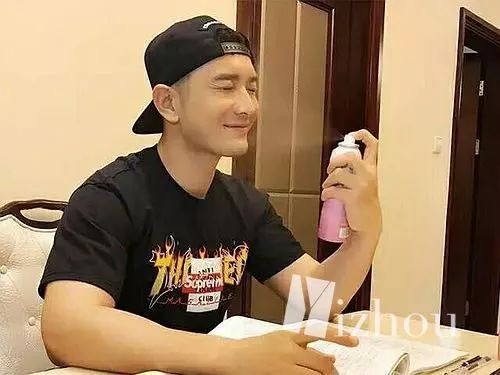 蕾哈娜惊艳彩妆图片,蕾哈娜明星秀