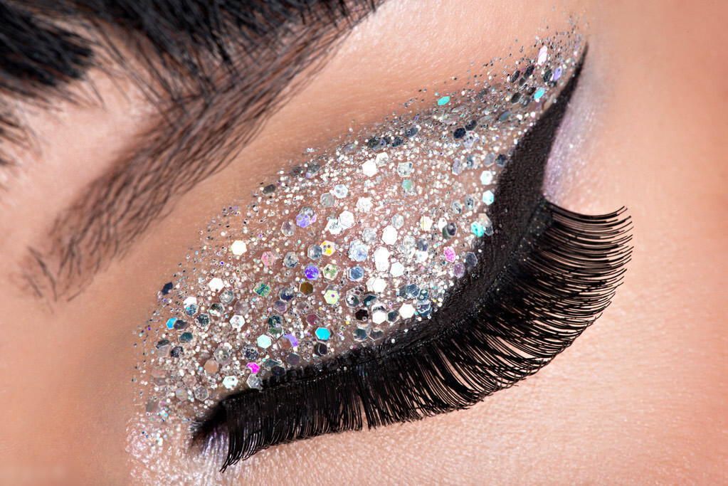 怎么让睫毛又长又翘学生党,怎么让你假睫毛不那么翘