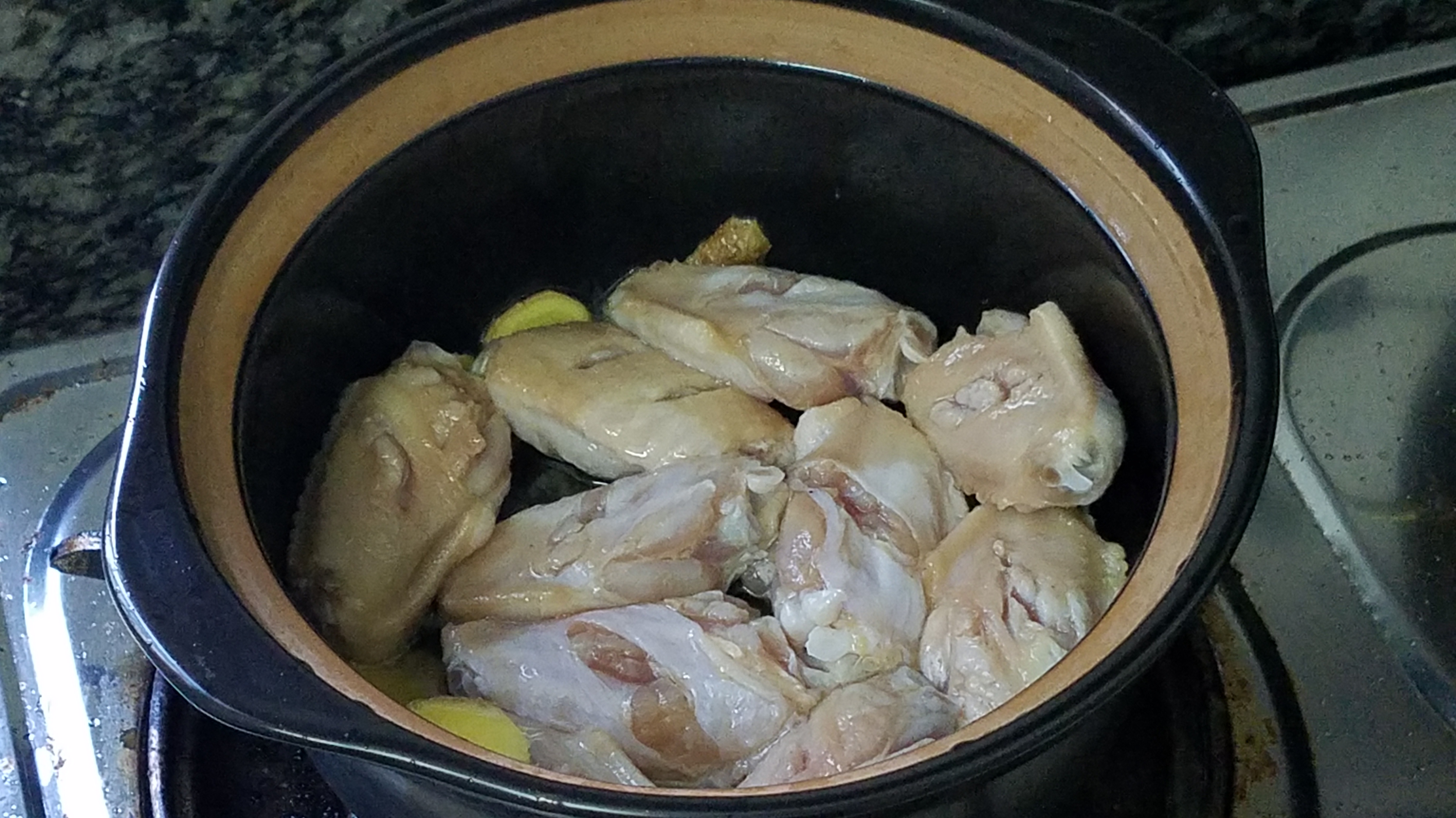 广东正宗盐焗鸡翅成品做法,家常盐焗鸡翅的简单做法