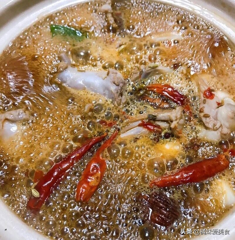 类似于周黑鸭口味的鸭锁骨怎么做,教你制作周黑鸭同款鸭货