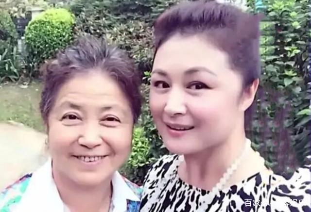 赵本山用直升机送于月仙,赵本山派私人飞机接于月仙回老家