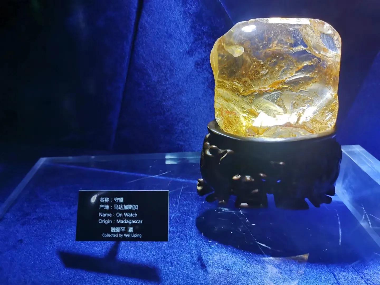 花若解语还多事的下一句是什么,花若解语最可人