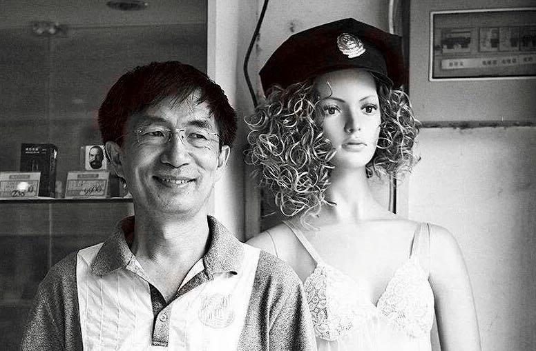 改开40年：中国第一家*人用成品**店破冰史，曾被骂作“流氓店铺”