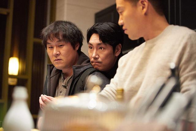 电影完美陌生人讲的什么,电影完美陌生人