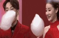 去按脚碰到前女友，怎么化解尴尬