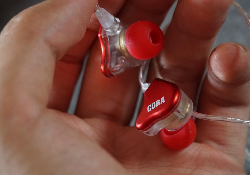 国产HIFI耳机个个都成精谈谈那个让烧友少女心爆棚的“地摊塞”