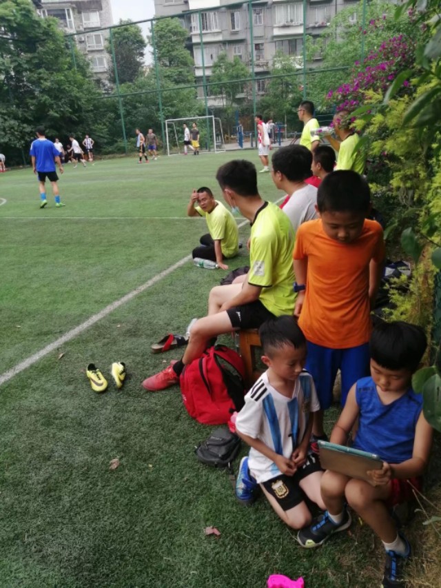 漫漫踢球路：疫情后的草根足球艰难前行，行进了派出所！