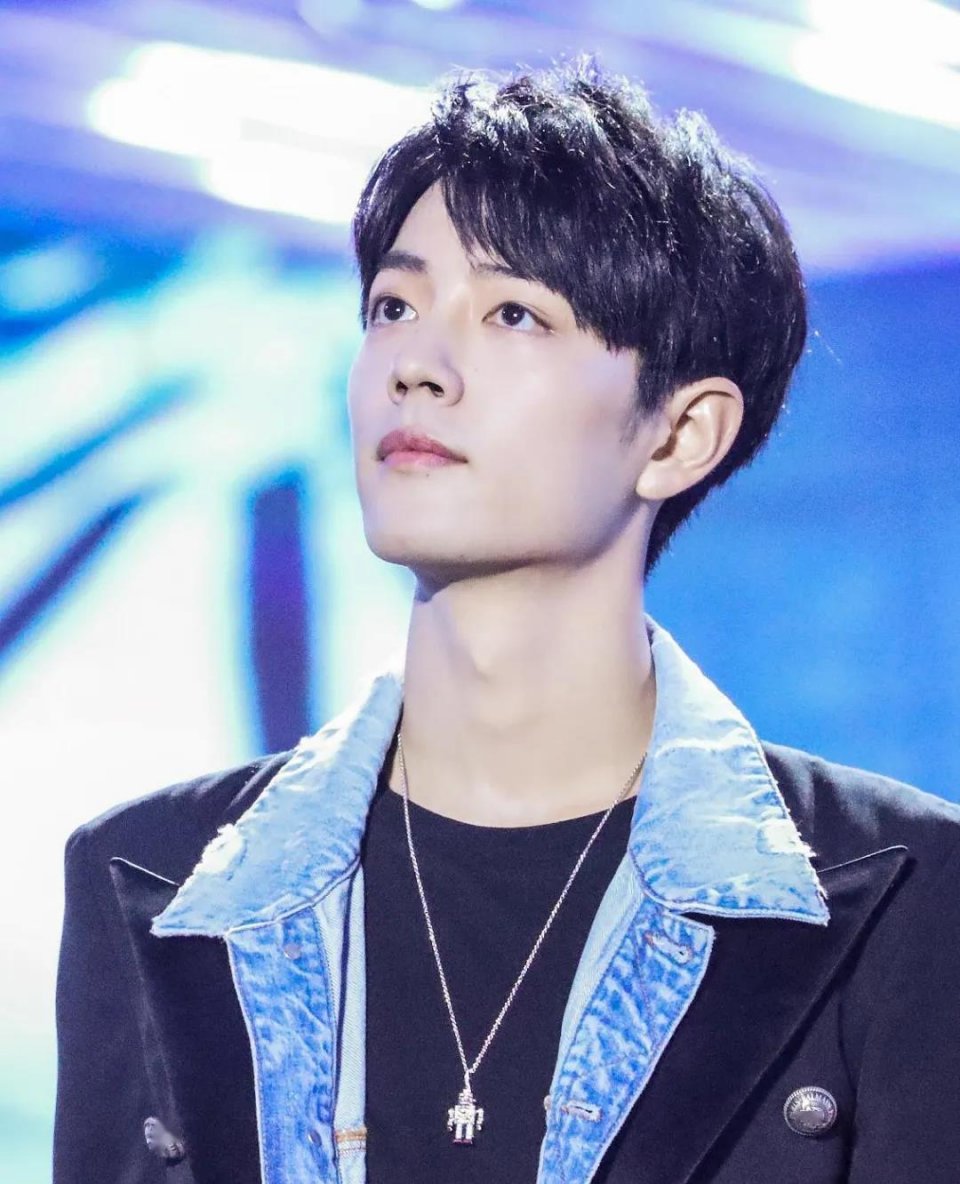 肖战代言李宁，宋茜ins被骂！解约潮之外还有这些明星值得点赞