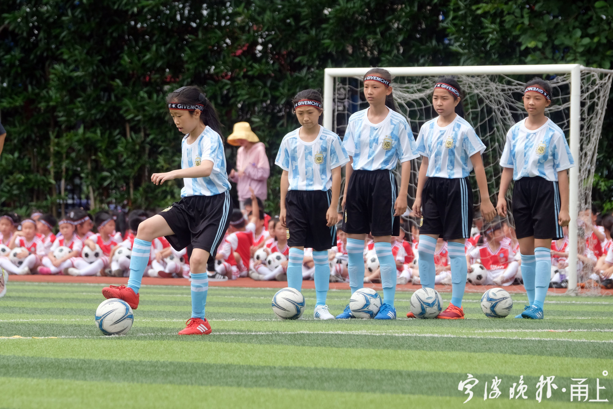 足球教练朱广沪,朱广沪青岛足球