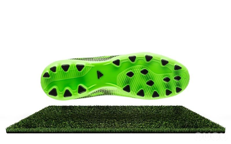 怎样选择适合自己的足球鞋,如何选择适合脚型的足球鞋