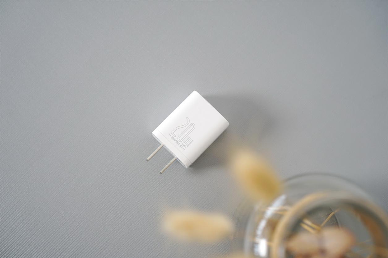 倍思苹果快充哪个系列好,倍思超级硅20w快充和氮化镓