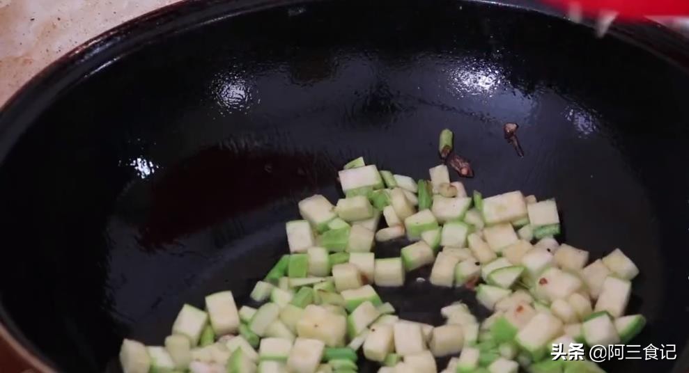 火龙果不可以和什么零食一起吃,火龙果和什么一起吃好吃