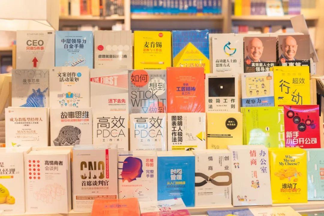 至强扫货攻略！佛山CBD潮玩新地标，女生月购物狂欢！