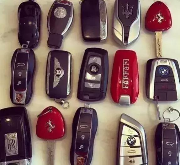 男子冒充少将行骗演技太高,冒充富二代骗阿拉伯王子