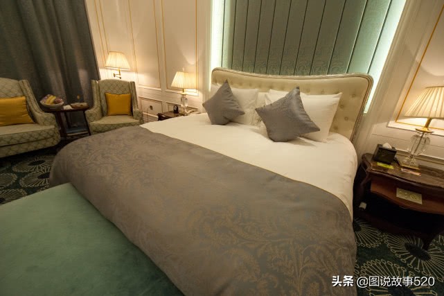 酒店房间床尾摆一长凳是什么意思,酒店床尾放条长凳