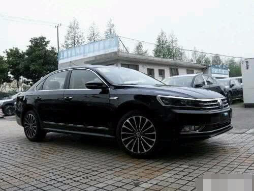 17款帕萨特330尊荣新车落地价,2018款帕萨特330尊荣版油耗高吗