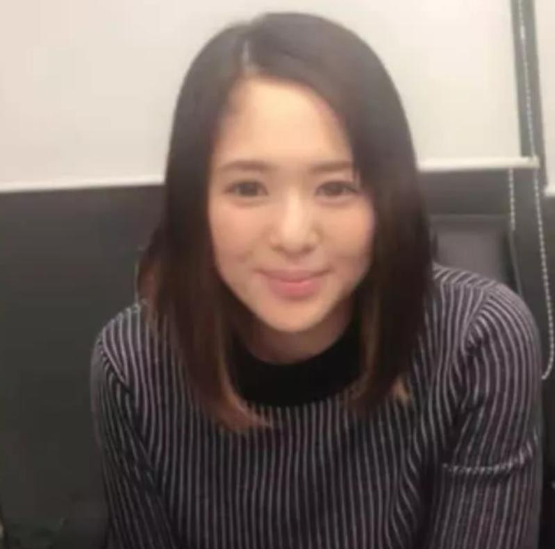 「明星那事」苍井空直播生子200天后，评论区留下10000次嘲讽……