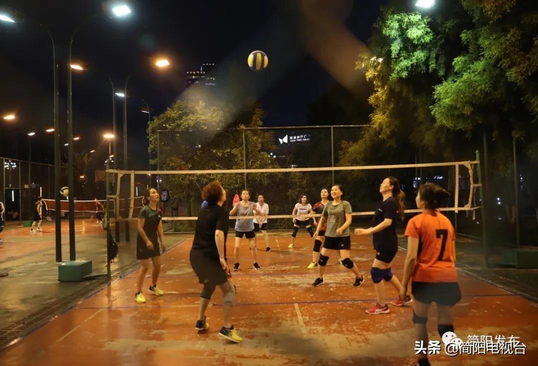 雄州影像记| 夜幕下、绿道里，弥漫着活力简阳的“运动基因”