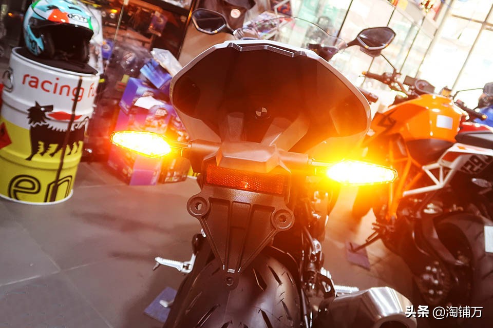 最新款宝马s1000rr沉浸式体验,宝马s1000rr新款跟老款选择