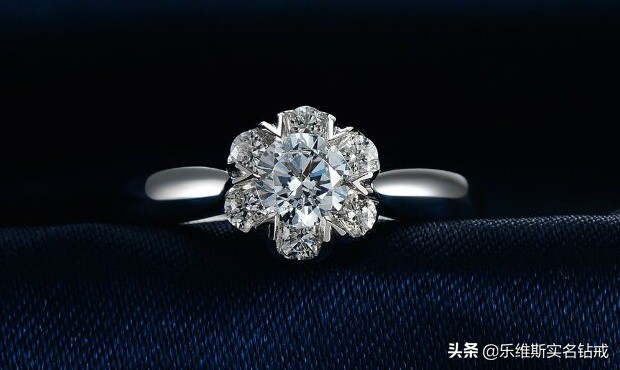 铂金戒指900和950戒指相差多少钱,铂金戒指价格一般多少钱合适