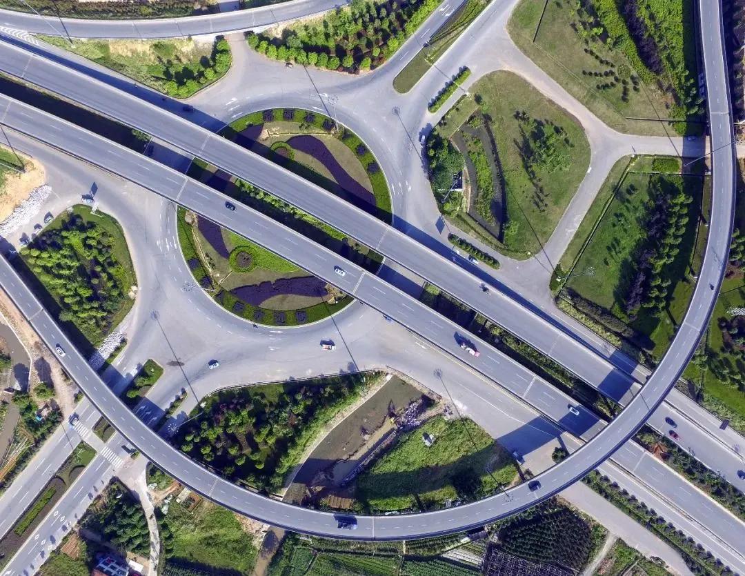 世界就在脚下,世界就在