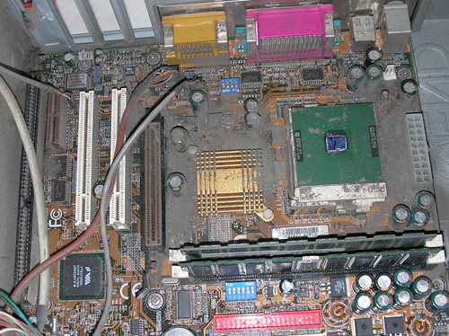 电脑自动关机的原因及解决方法,台式电脑关机后自动重启怎么解决