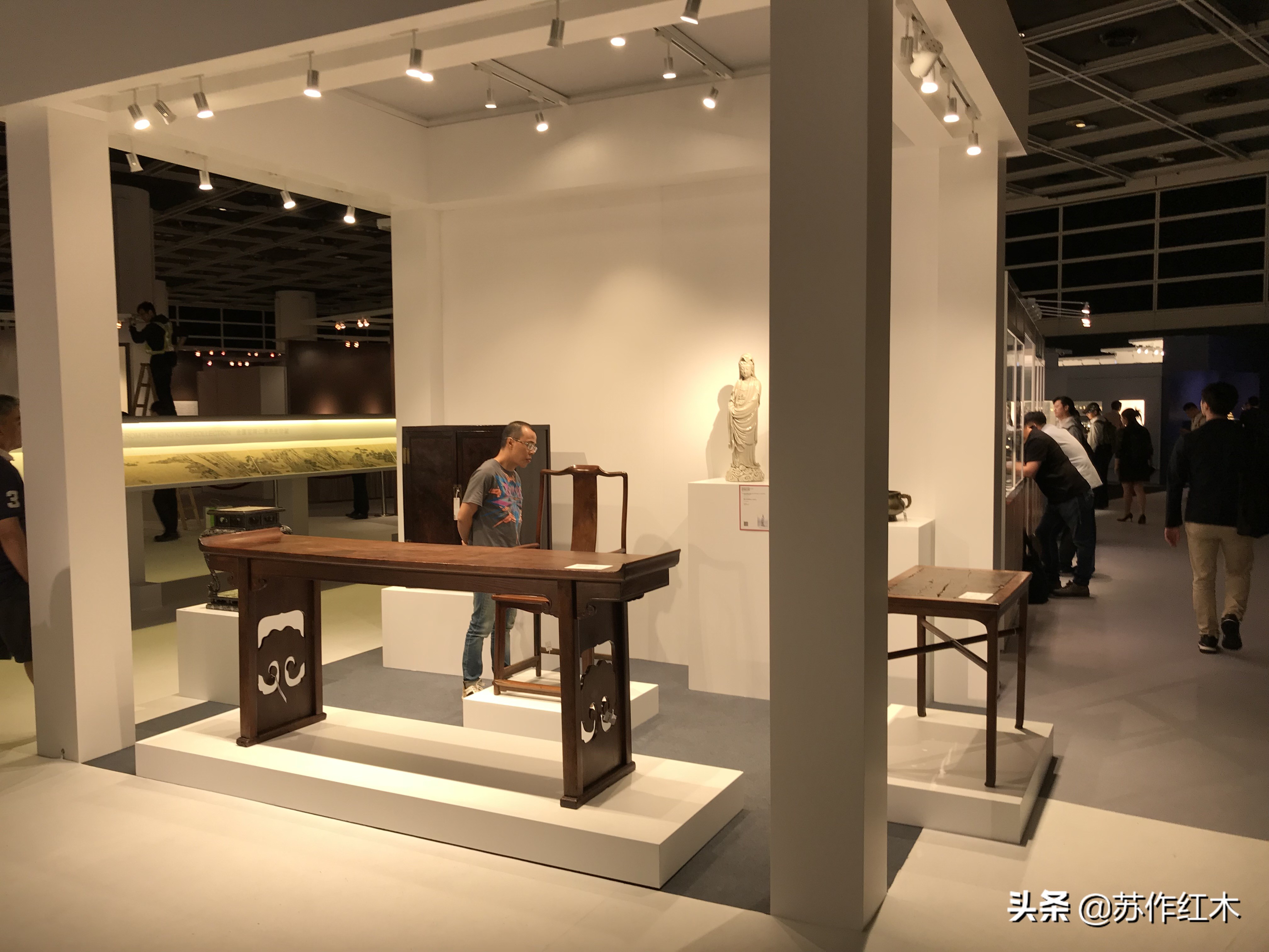 黄花梨翘头双龙捧寿纹,黄花梨小翘头纹