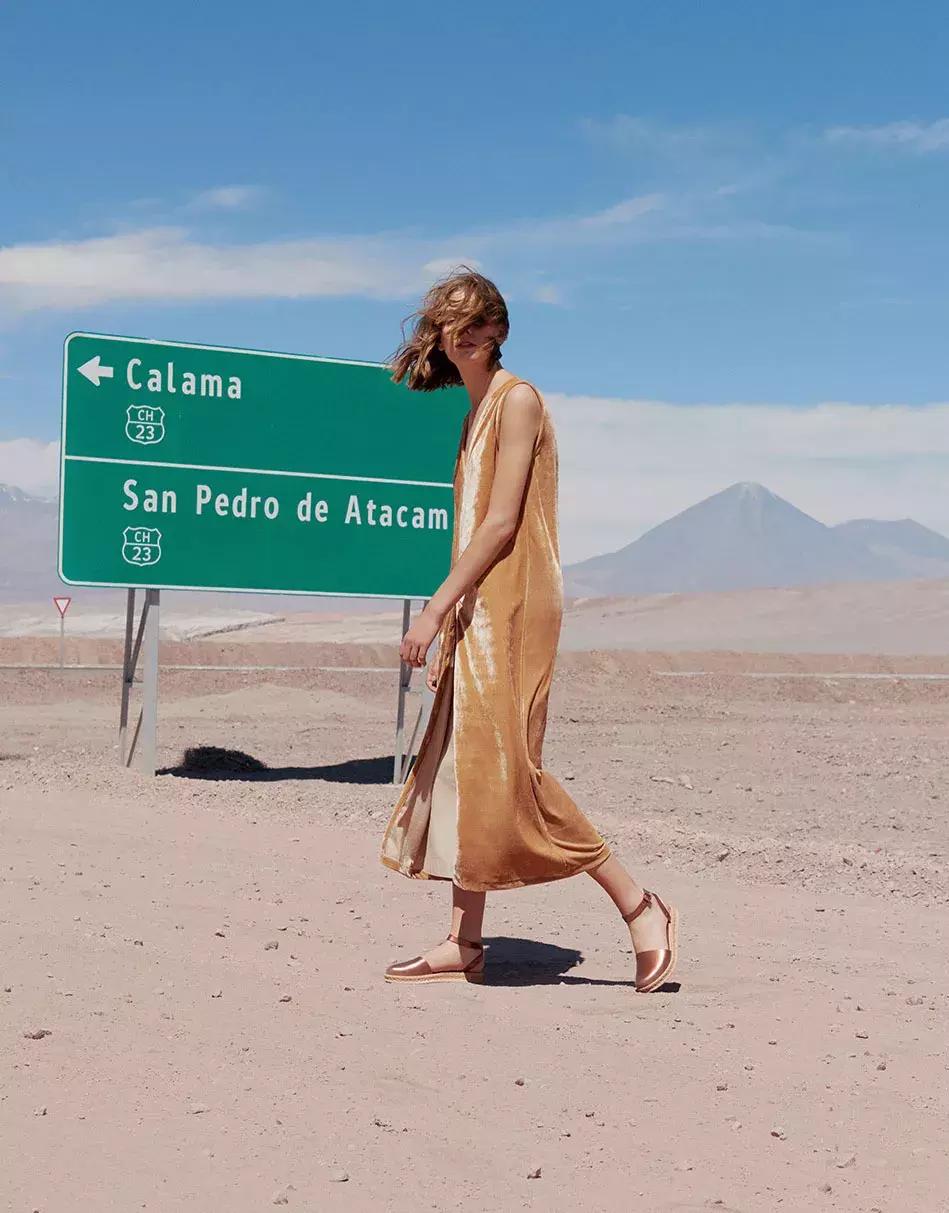 凯瑞姆、扎哈都有为梅丽莎设计过塑料鞋？没错，而且还怪好看的！