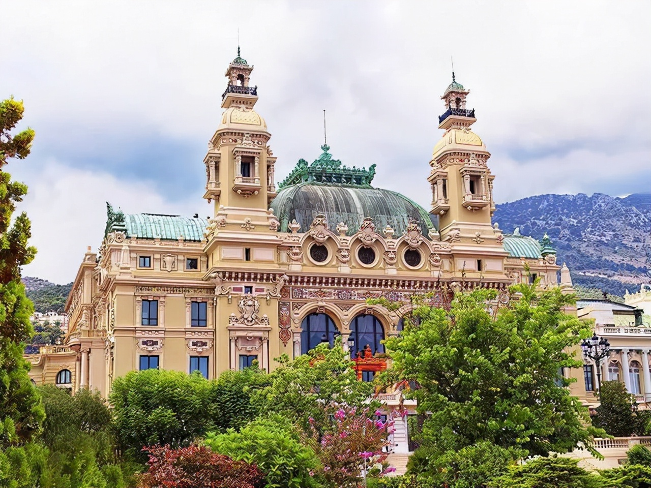 摩纳哥有钱人真实现状,最富的小国摩纳哥