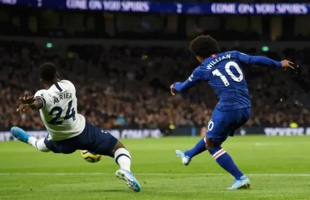 穆里尼奥谈防守反击不过时,狂人穆里尼奥如何克制巴萨