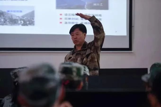 人民大会堂推销土豆，收1500个农民学生，10亿专利无偿送出，64岁的农民院士朱有勇火了！