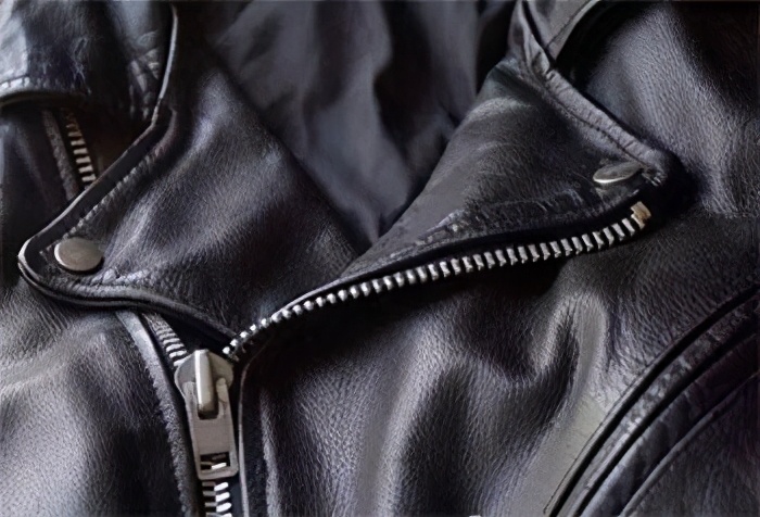 皮衣送去清洗价格多少,皮衣拿去干洗店洗多少钱