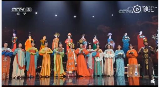 玉手青丝美女图片,一袭白衣清冷出尘的古风美人