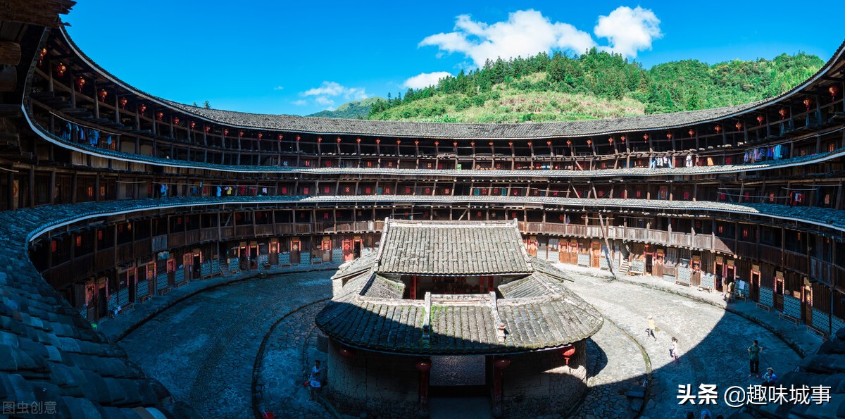 南靖土楼光看四菜一汤不过瘾，沼泽地上的最高土楼，堪称风水宝地