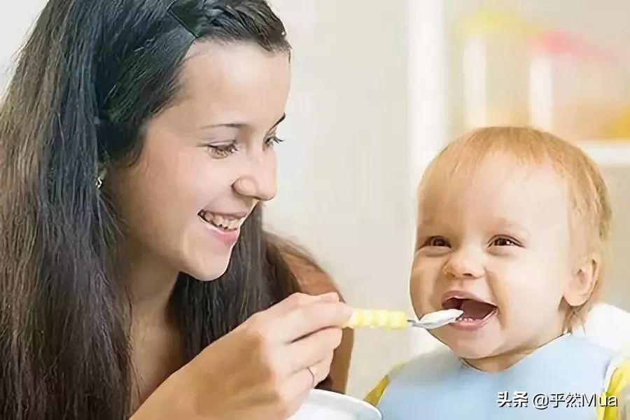 婴儿吃第一口辅食需要选日子吗,母乳宝宝的第一口辅食米粉怎么选